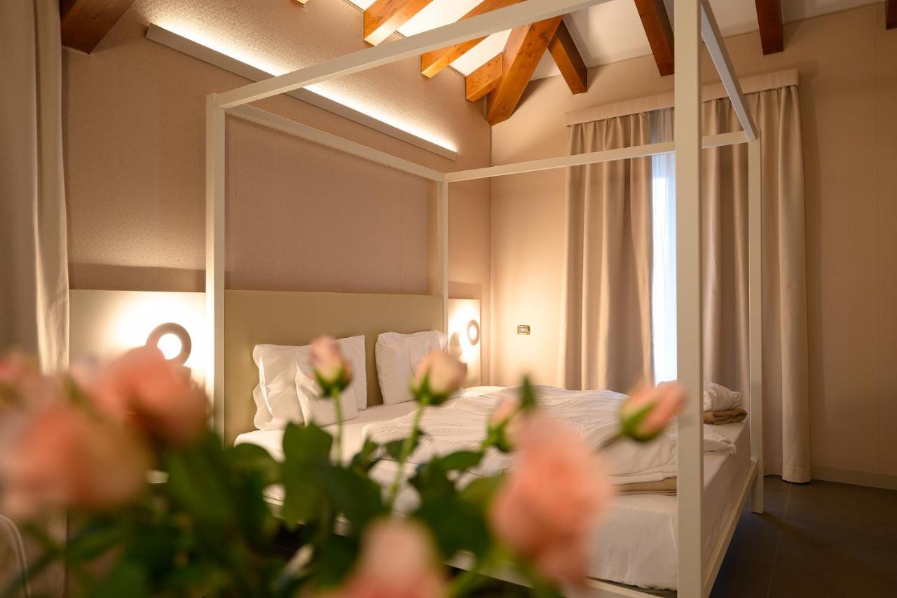 Villa Nicolli Romantic Spa Resort - Adults Only リーヴァ・デル・ガルダ エクステリア 写真