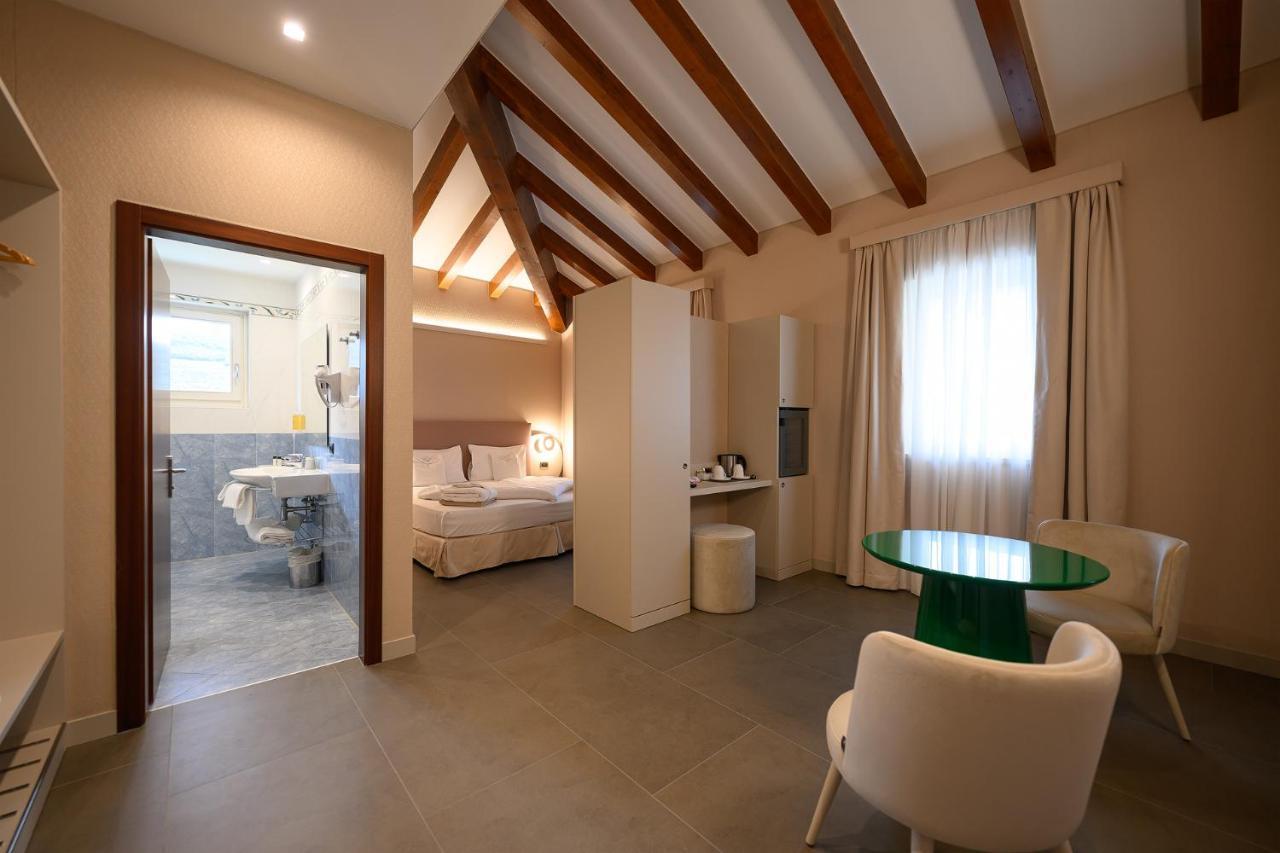 Villa Nicolli Romantic Spa Resort - Adults Only リーヴァ・デル・ガルダ エクステリア 写真