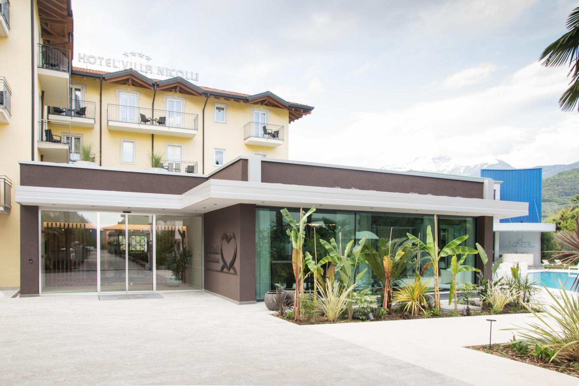 Villa Nicolli Romantic Spa Resort - Adults Only リーヴァ・デル・ガルダ エクステリア 写真