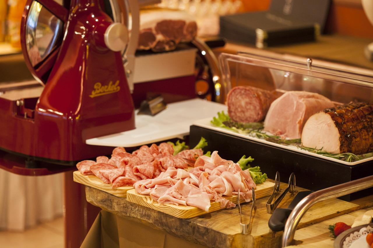 Villa Nicolli Romantic Spa Resort - Adults Only リーヴァ・デル・ガルダ 部屋 写真