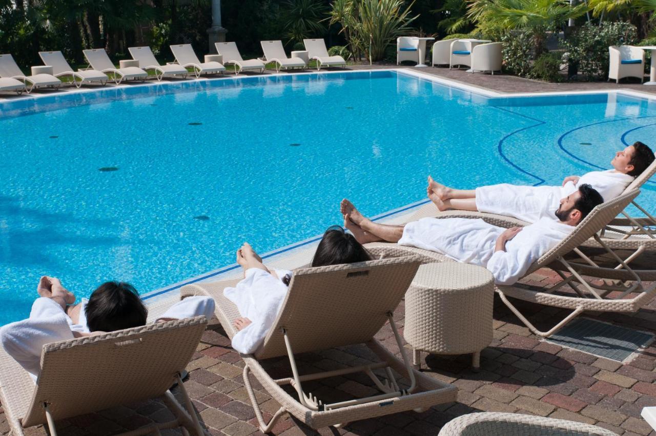 Villa Nicolli Romantic Spa Resort - Adults Only リーヴァ・デル・ガルダ エクステリア 写真